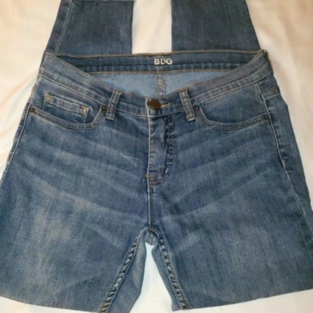 BDG Lightwash Skinny Jeans Size 28